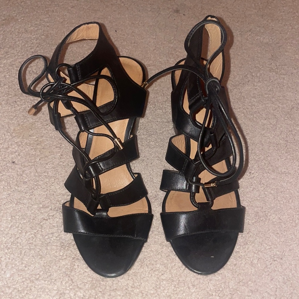 Coach Larissa Heels
